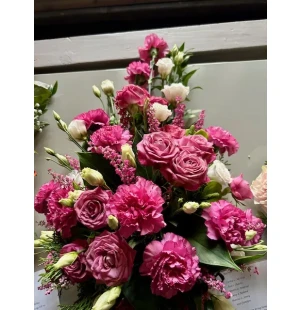 Roosa hautavihko kuva