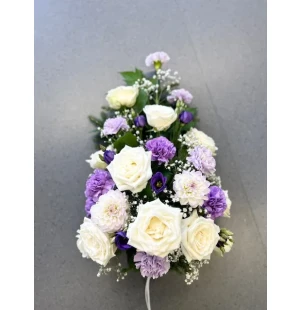 Valkoliila hautavihko kuva