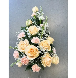 Begravningsdekoration i pastell image