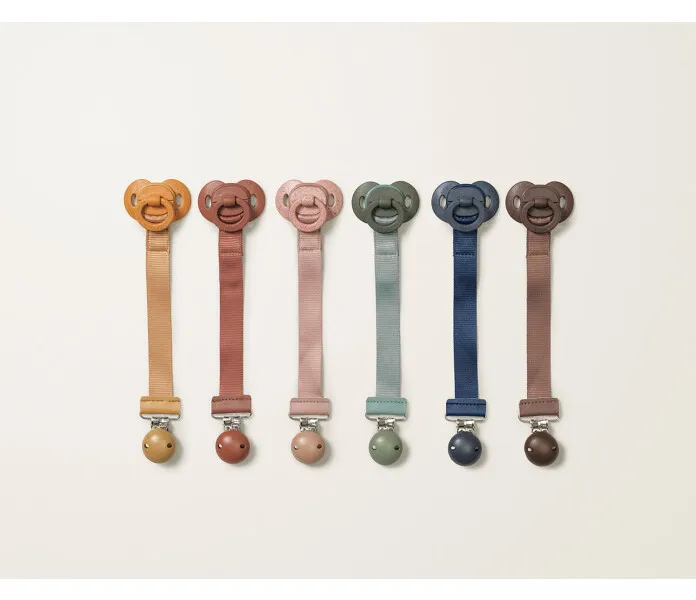 bamboo pacifiers wooden pacifier clips elodie details timeless 1000px 1 kuva