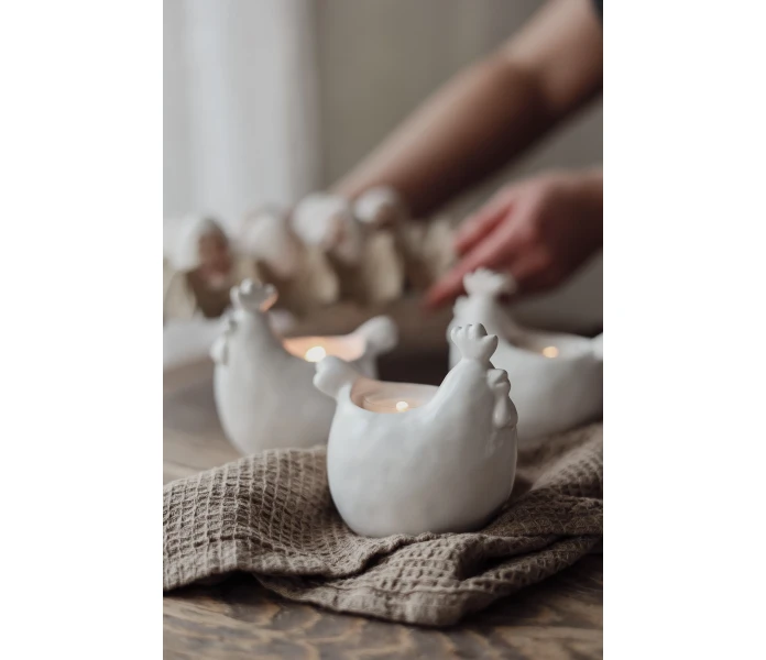 EASTER HEN HONA MAJAS COTTAGE INSPO image