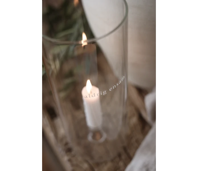 ALDRIG ENSAM LYKTA MAJAS COTTAGE CLOSE UP kuva