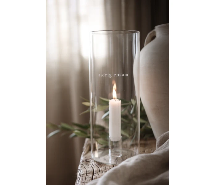 ALDRIG ENSAM LYKTA MAJAS COTTAGE EXTRA kuva