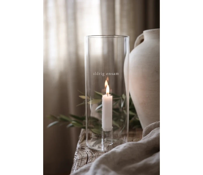 ALDRIG ENSAM LYKTA MAJAS COTTAGE kuva