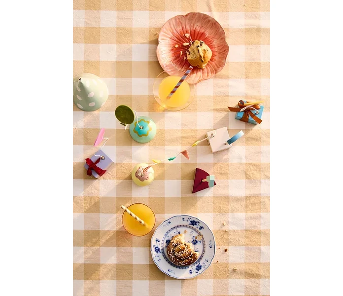 1001002 Birthday table decoration KIDS HUB E 18 AW25 Fill 400x600 50 50 webp image