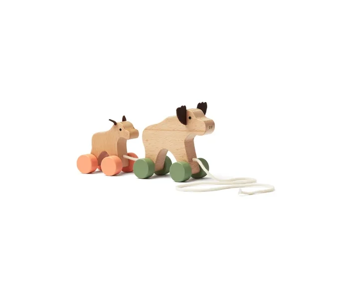 1000712 Pull along moose family EDVIN 1 Fill 480x600 50 50 webp image