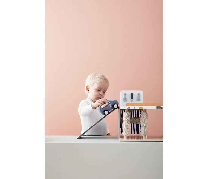 1000306 Service Center Aiden wm 3 Fill 394x600 50 50 webp image