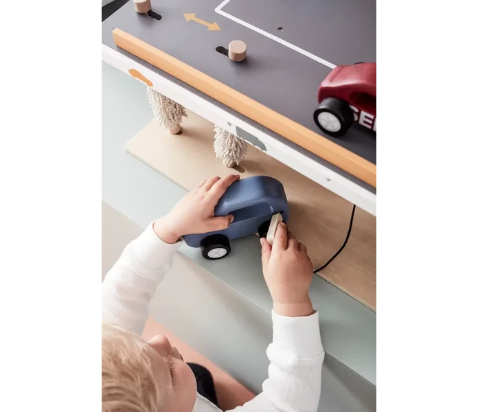 1000306 Service Center Aiden wm 5 Fill 400x600 50 50 webp image