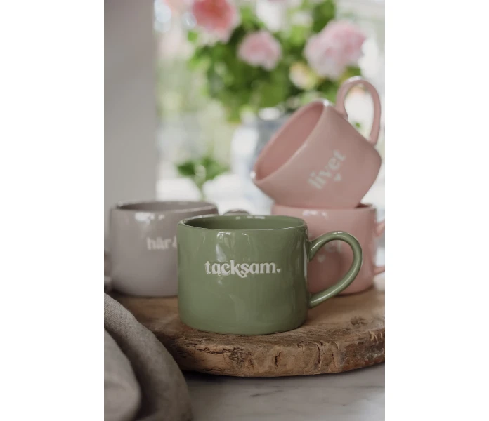 feelgood mugg tacksam gron majas cottage kuva