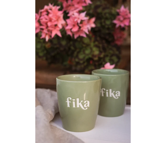 fika mugg gron close up majas cottage kuva