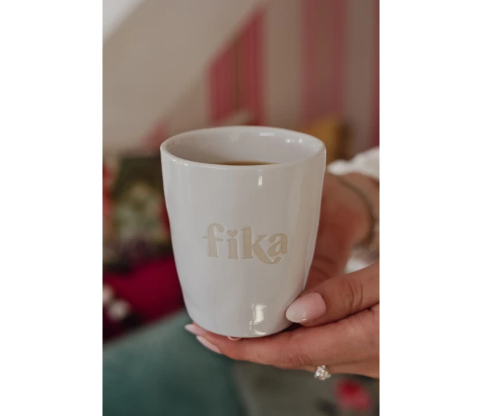 fika mugg vit majas cottage kuva